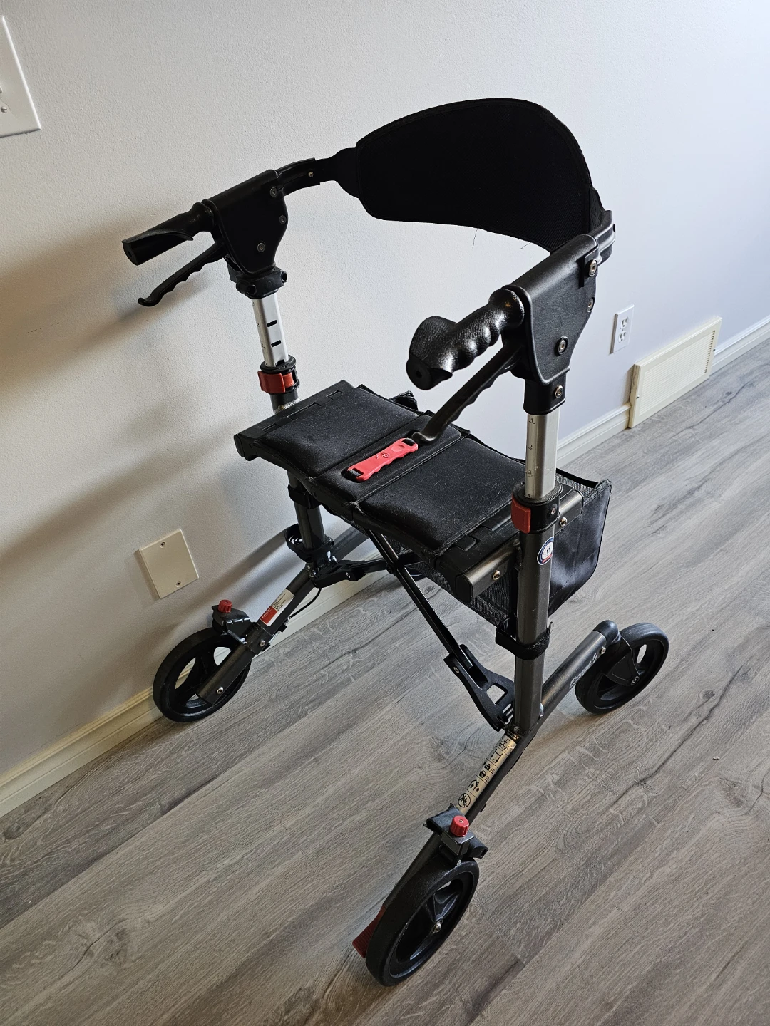 ESCAPE walker - photo 2