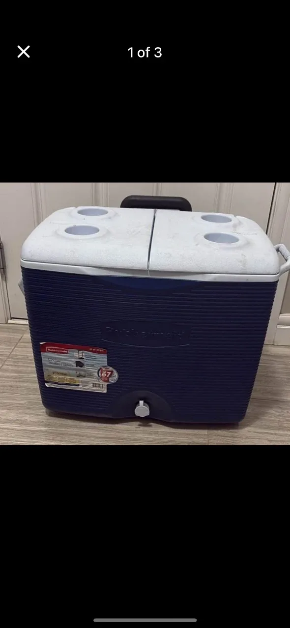 Rubbermaid Cooler - 45 qt (42.6 L)