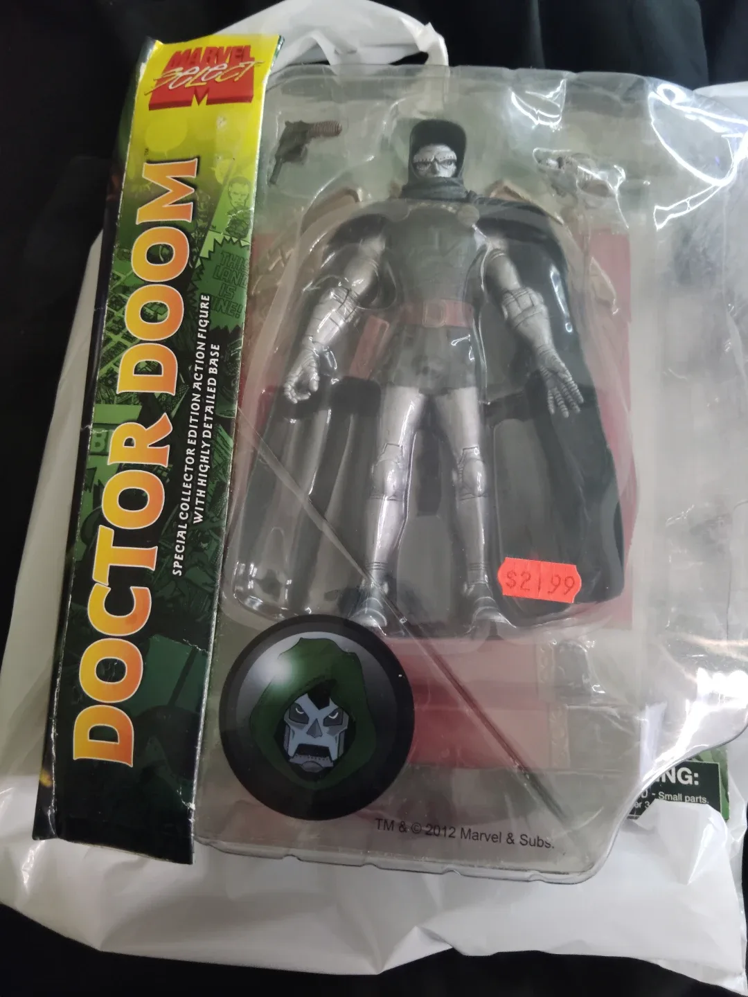Marvel Select Doctor Doom Action Figure image indicator(2)