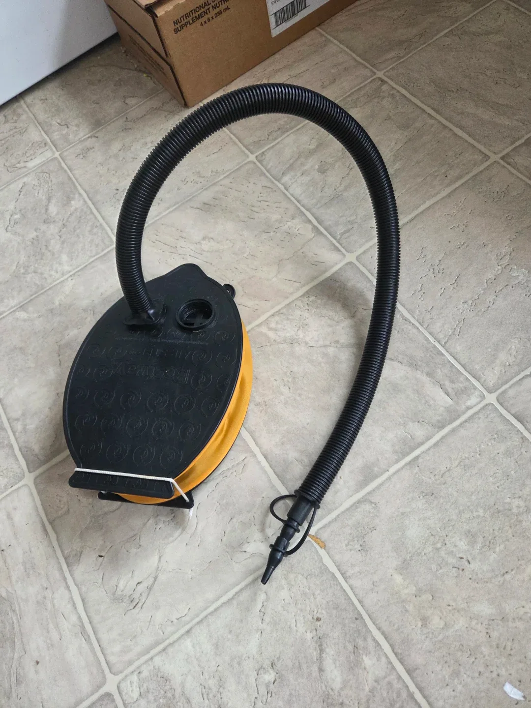 Like New Foot Air Pump, High-Volume Bellows Inflator image indicator(2)