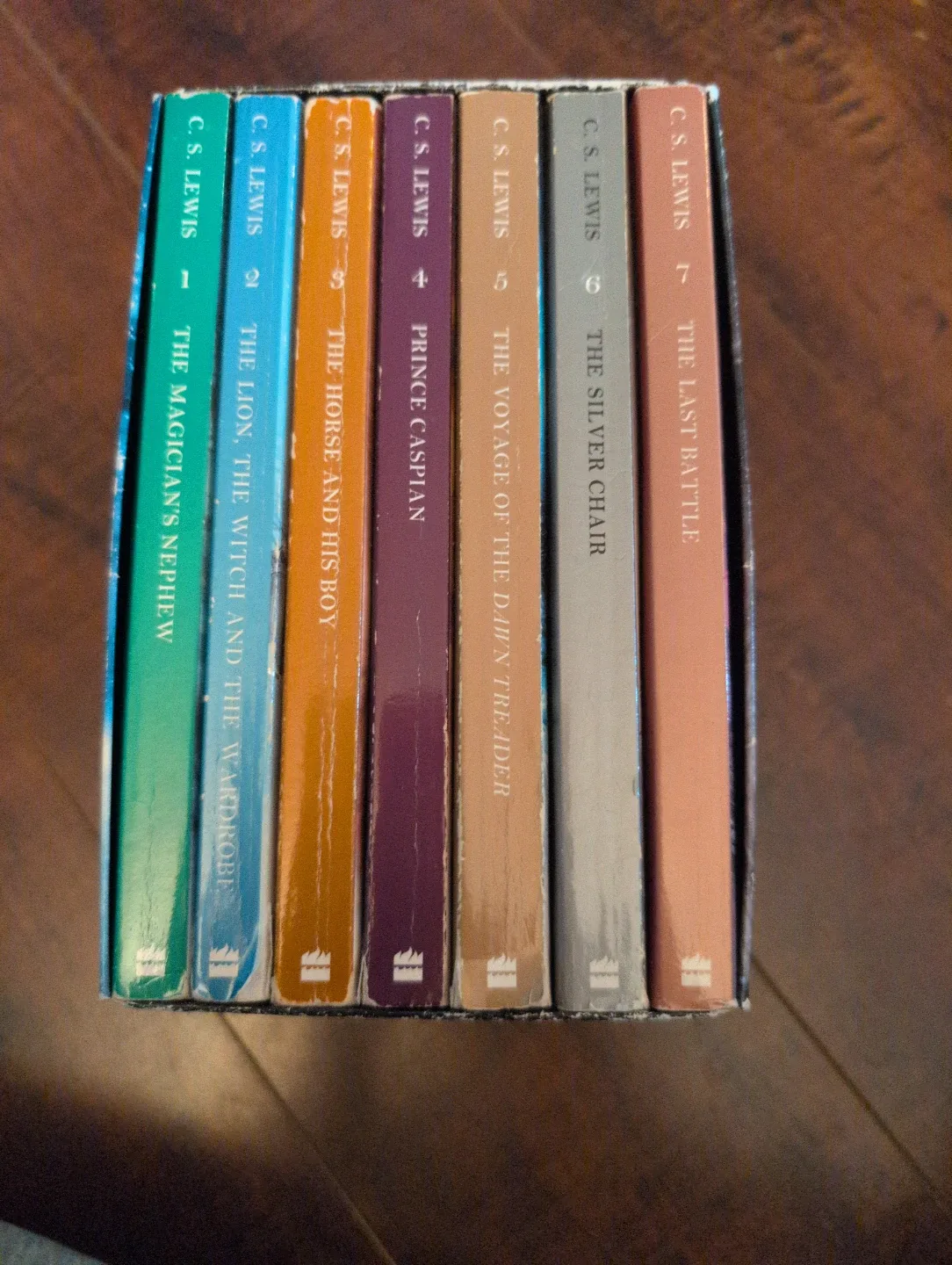 Kids books! The Chronicles of Narnia Complete Book Set image indicator(2)