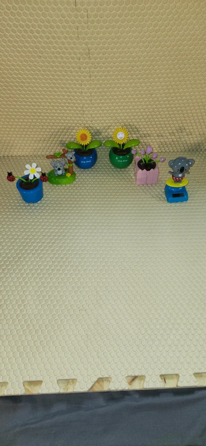 6 Flip Flap Solar Powered Dancing Flower