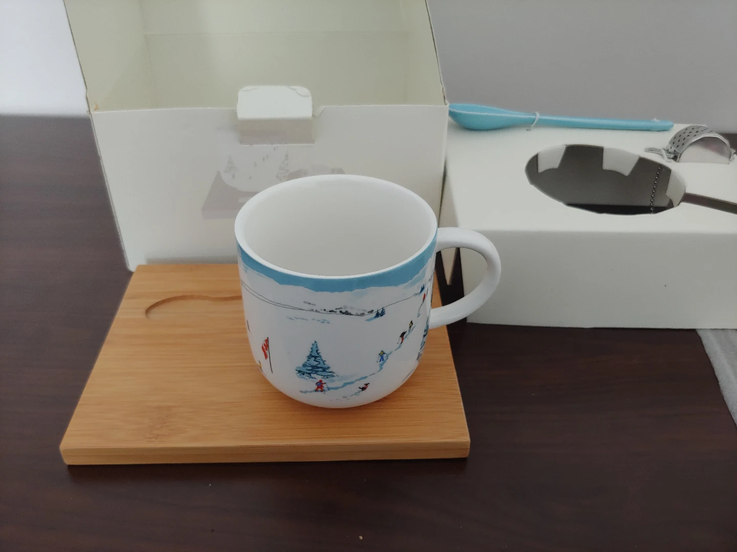 Indigo Ski Scene Tea Set - New in Box - photo 2