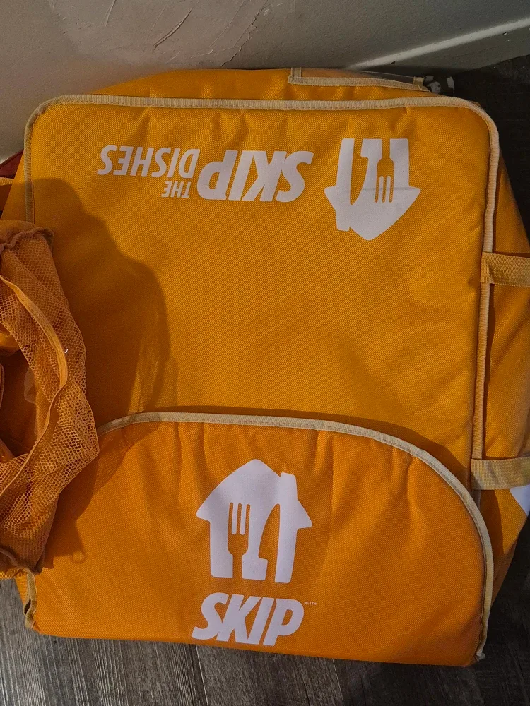 Skip The Dishes Delivery Bag image indicator(2)