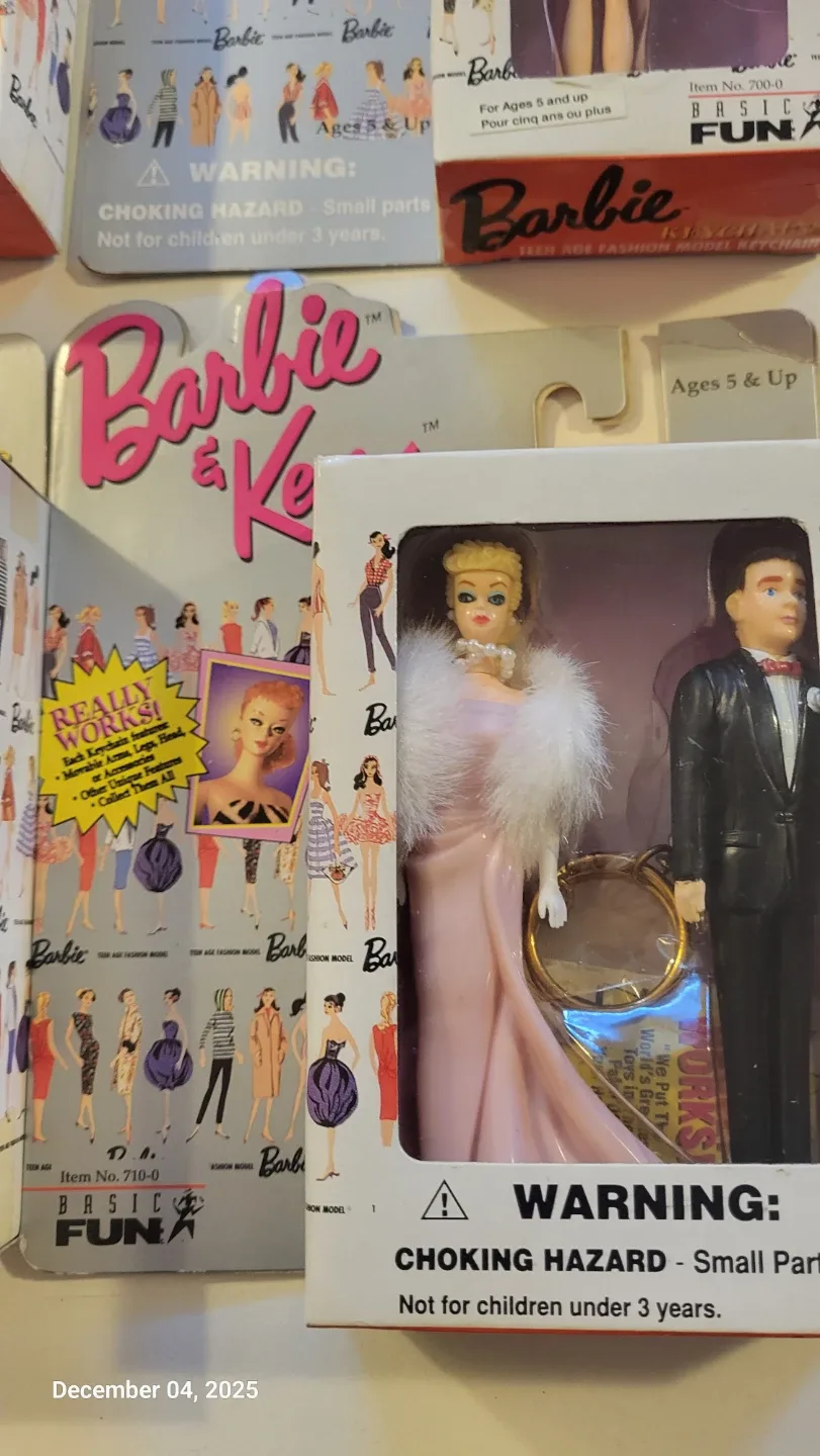 Vintage Barbie & Ken Keychain Dolls - New in Box! image indicator(4)