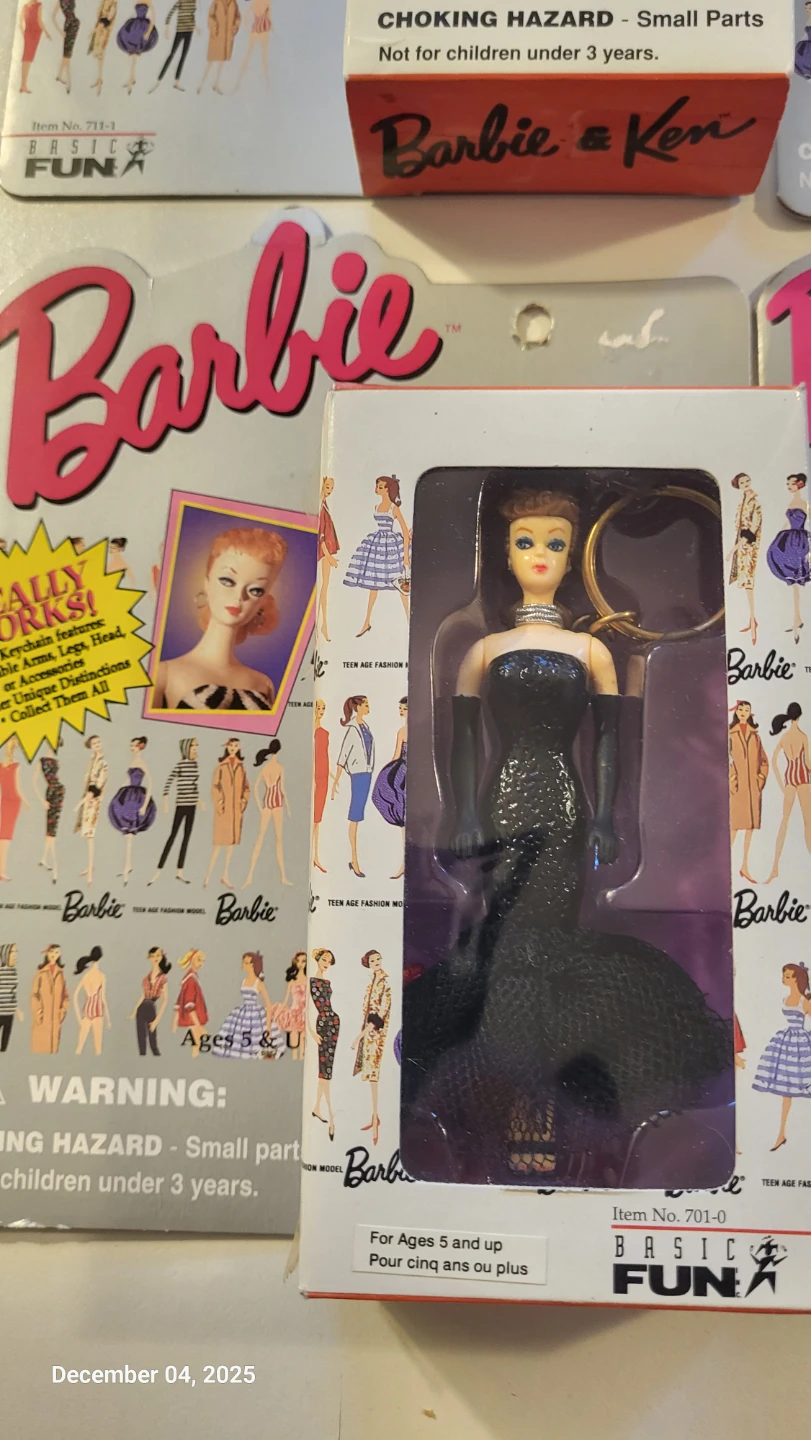 Vintage Barbie & Ken Keychain Dolls - New in Box! - photo 5