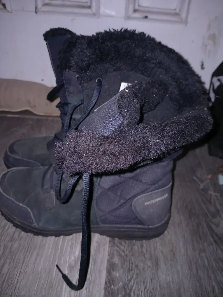 Columbia women's winter boots - 8.5