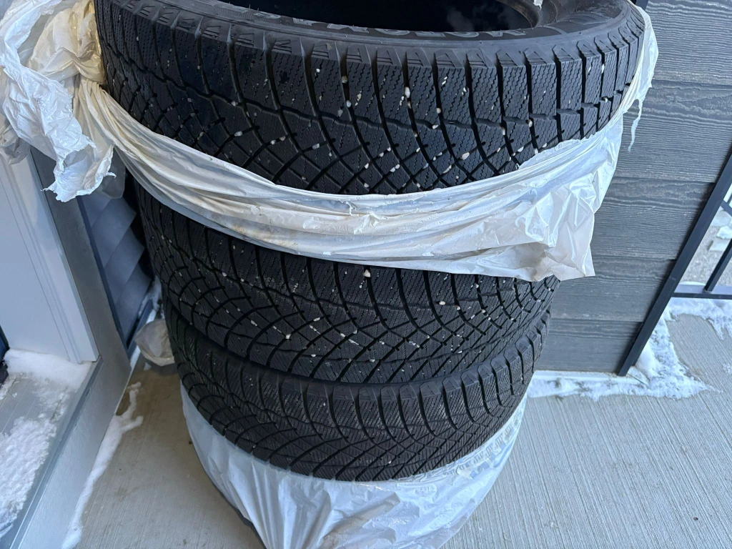 Motomaster Winter Tires - 225/65R17 - photo 4