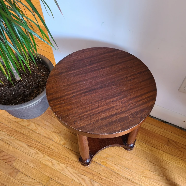 Round Wooden Side Table for $10! - photo 3