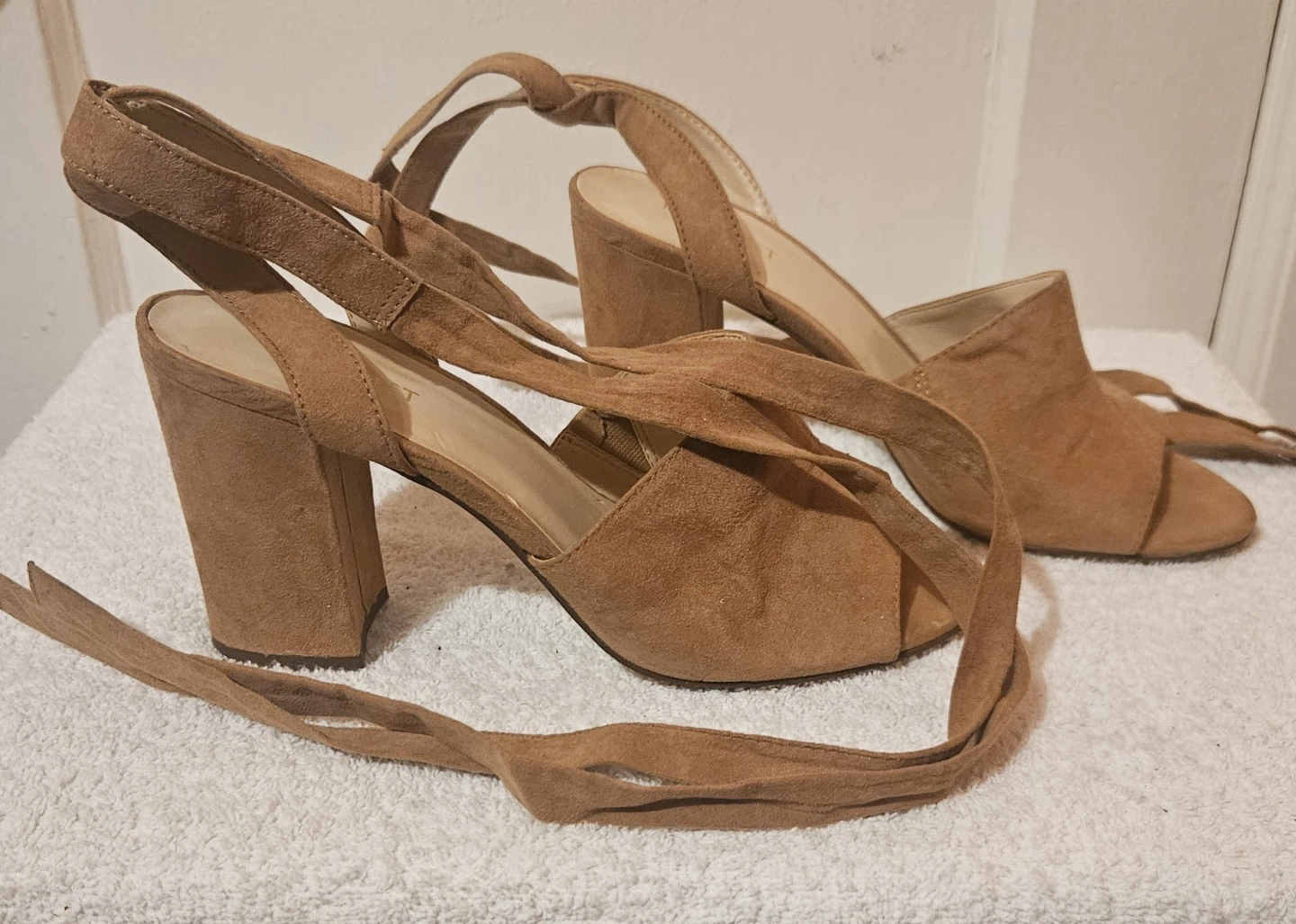 Women high heels. - photo 3