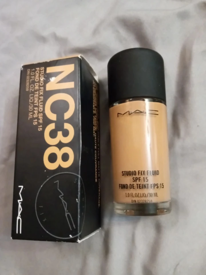 MAC Studio Fix Fluid SPF 15 - NC38