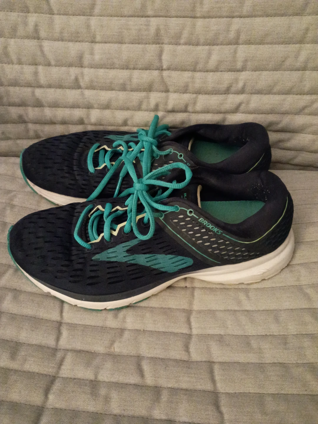 Brooks Ravenna 9 Running Shoes - Women's Size 9