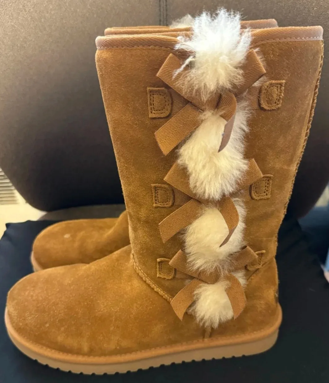 Koolaburra by UGG Victoria boots in size 8