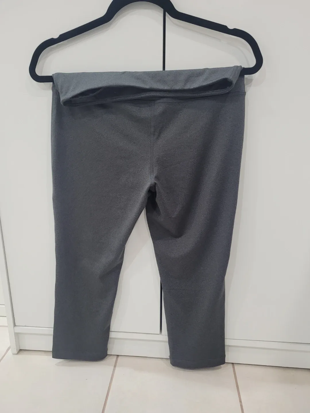 Athletic Works Grey Fitted Crop Leggings - M/M image indicator(2)