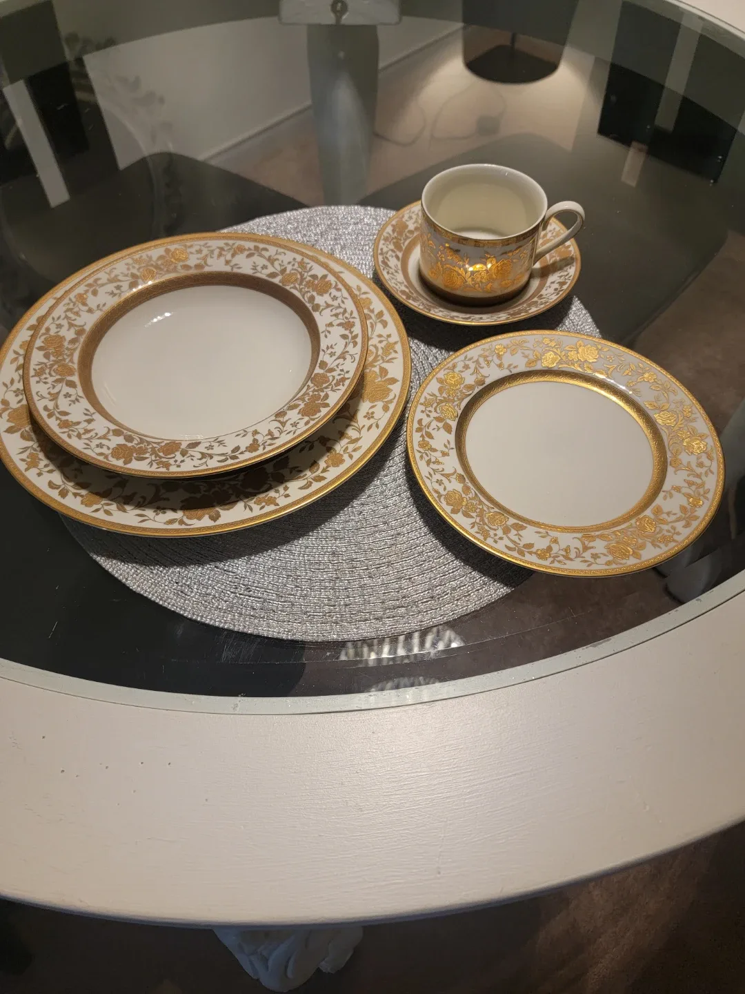 Mikasa English Manor L5820 Cup & Saucer