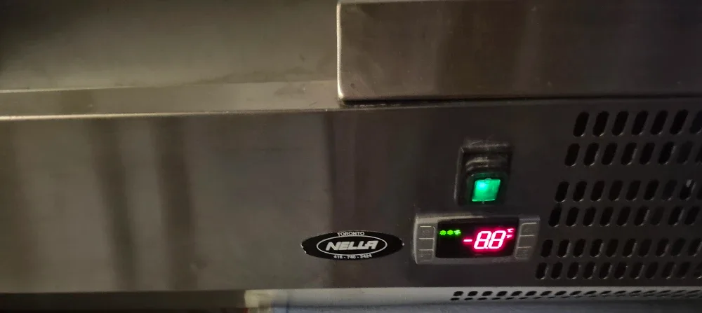 Nella THV1400/380 Refrigerated Pizza prep Countertop image indicator(3)