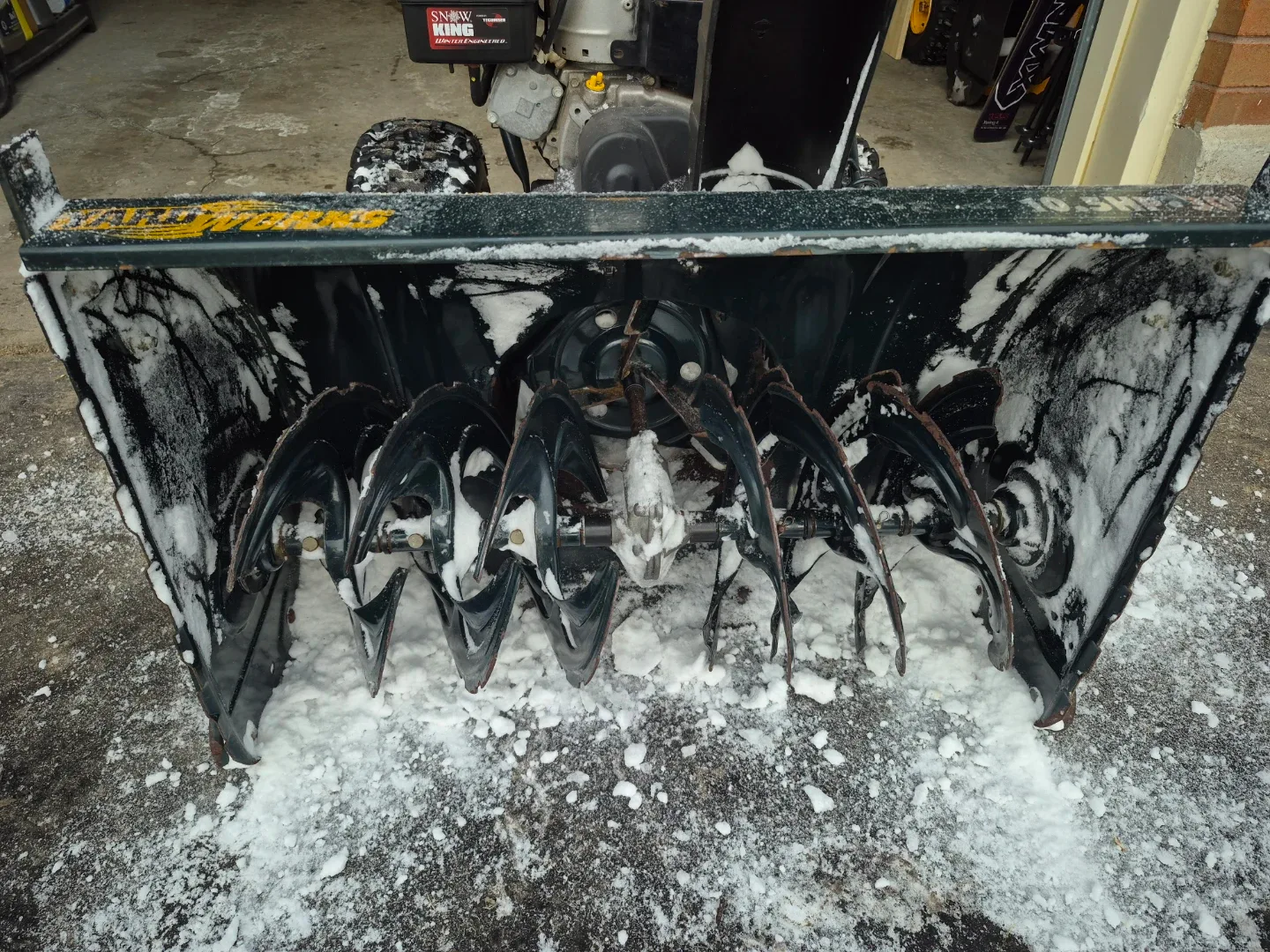 Yardworks snowblower 10.5 hp, 30 inch