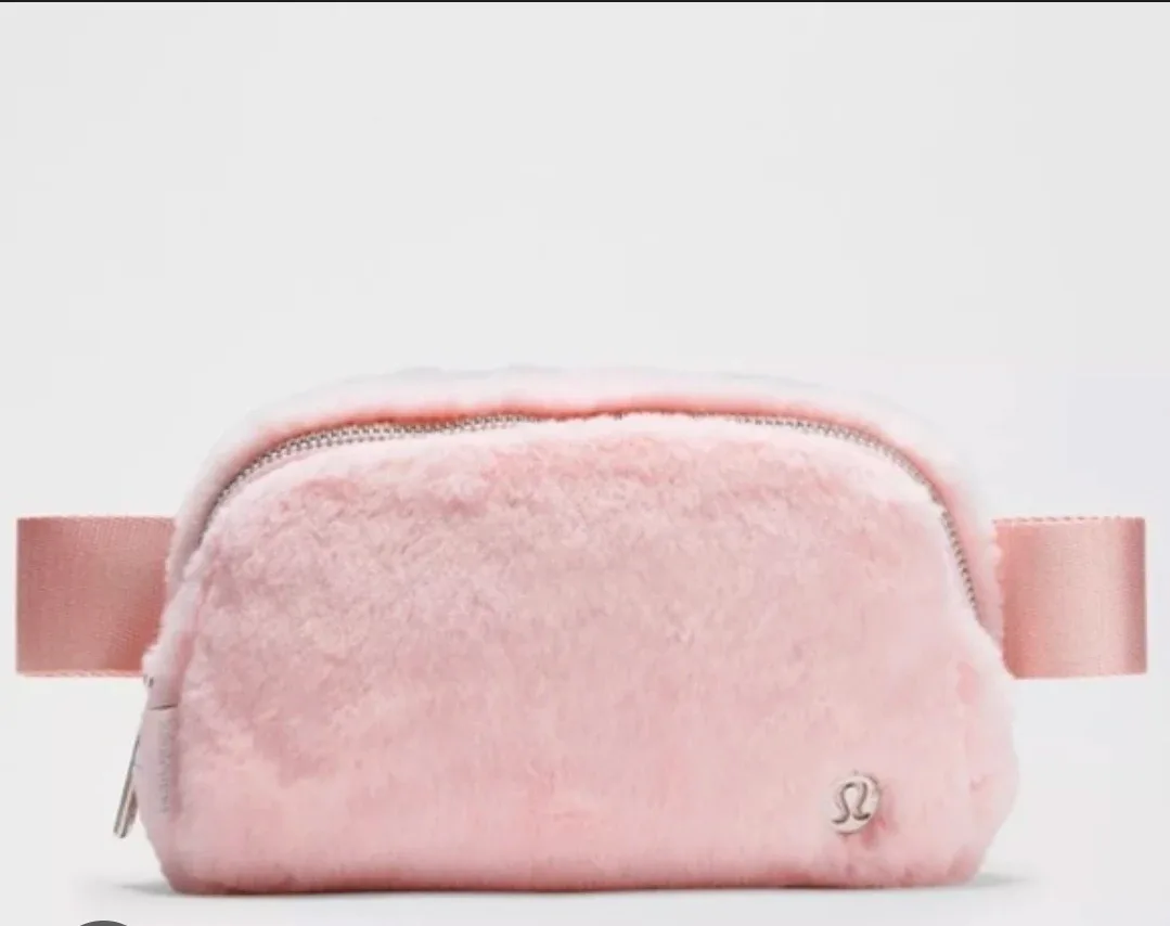 Lululemon Everywhere Belt Bag Plush Strawberry Milkshake