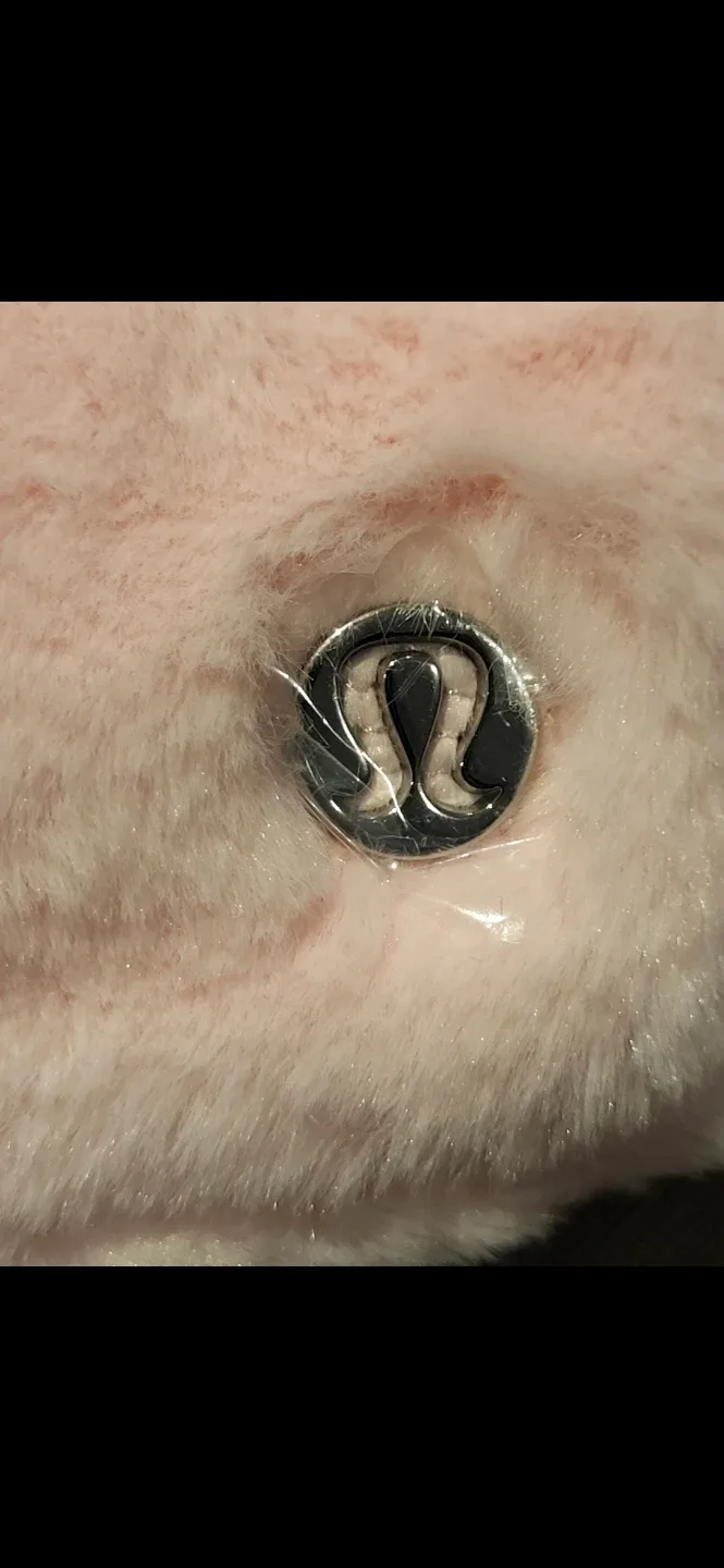 Lululemon Everywhere Belt Bag Plush Strawberry Milkshake image indicator(5)