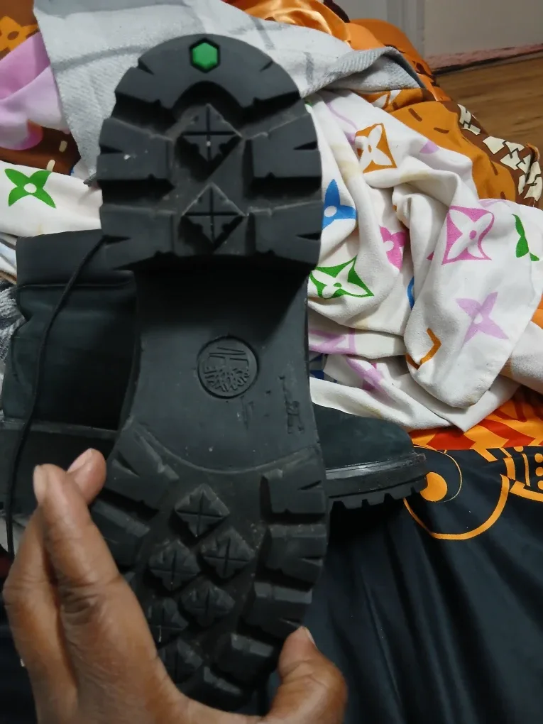 Timberland Black Waterproof Boots - Size 10 image indicator(5)