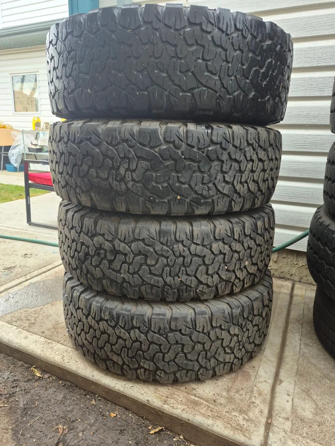 Lt 275/70r18  BFGoodrich All-Terrain T/A KO2 set of Tires image indicator(8)