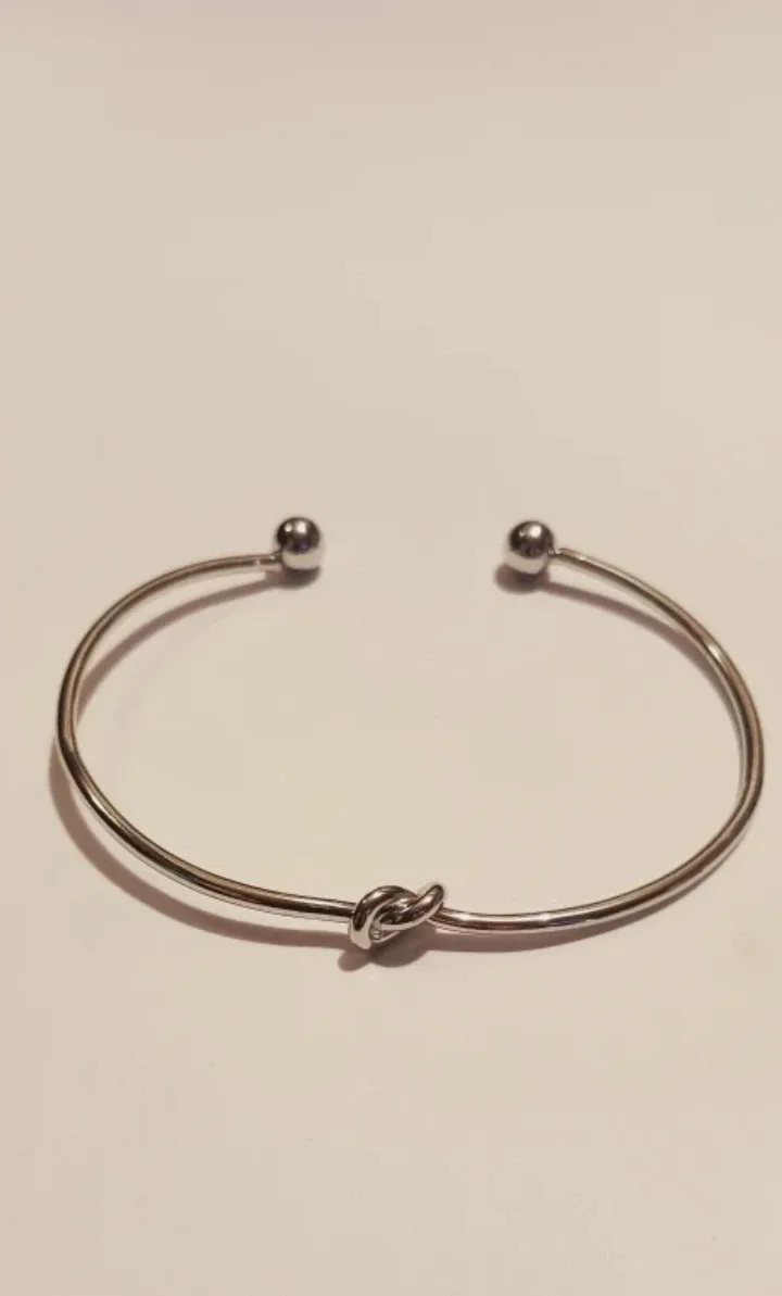 NEW !! Gorgeous Simple Elegant Knot Bangle Bracelet image indicator(3)
