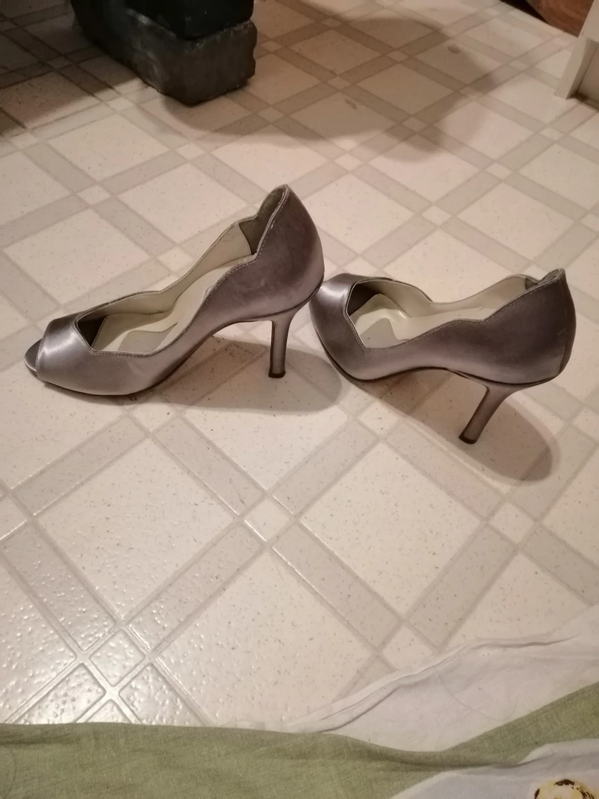 Touch Ups Bianca Satin Heels - Size 6 - photo 2