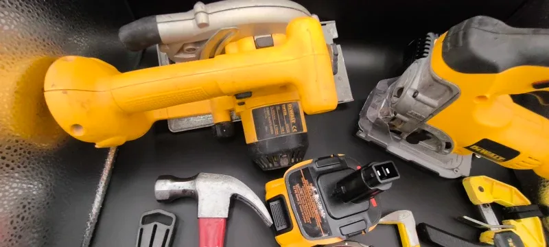 SafeSense Construction & Carpentry Master Kit – DeWalt Edition image indicator(9)