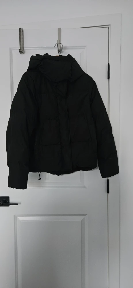 Uniqlo Women's Down Jacket - Size M #Cleanout - photo 2