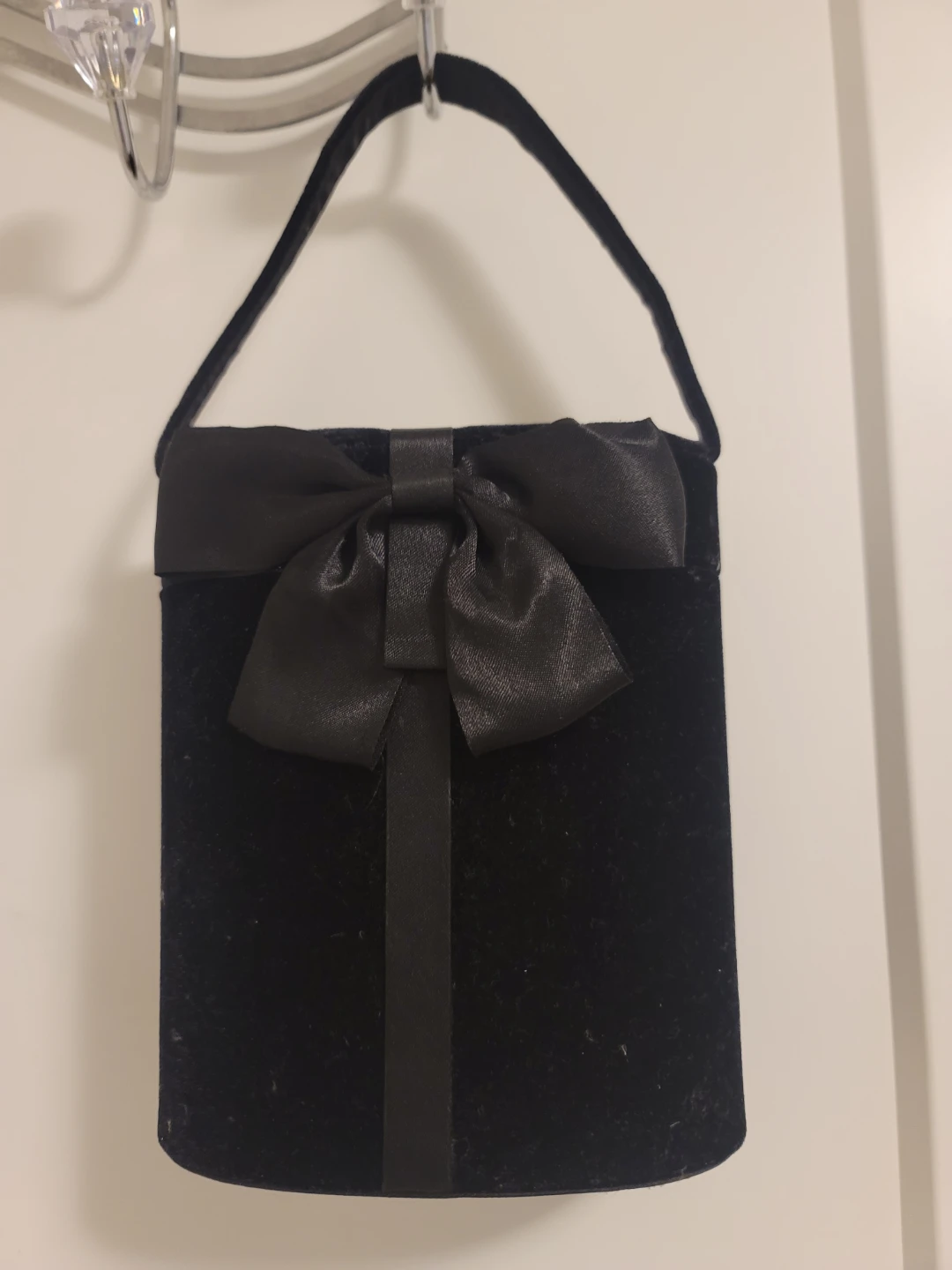 Black Velvet Bow Handbag