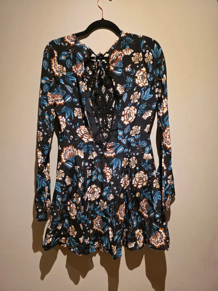 Forever 21 Floral Dress - Size M image indicator(3)