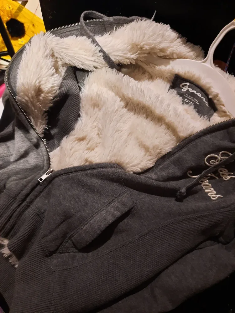 Guess Jeans XS Grey Sherpa Lined Hoodie & BAG image indicator(3)