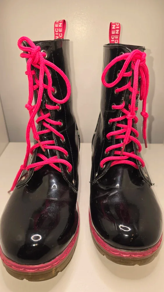 Carrini Black Patent Boots - Size 7 #Cleanout image indicator(2)