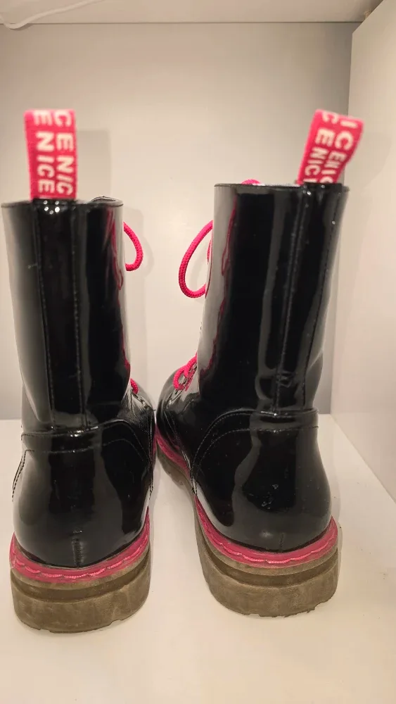 Carrini Black Patent Boots - Size 7 #Cleanout image indicator(3)