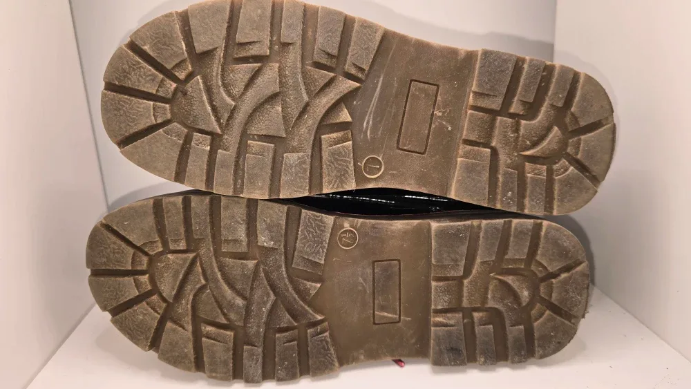 Carrini Black Patent Boots - Size 7 #Cleanout image indicator(4)