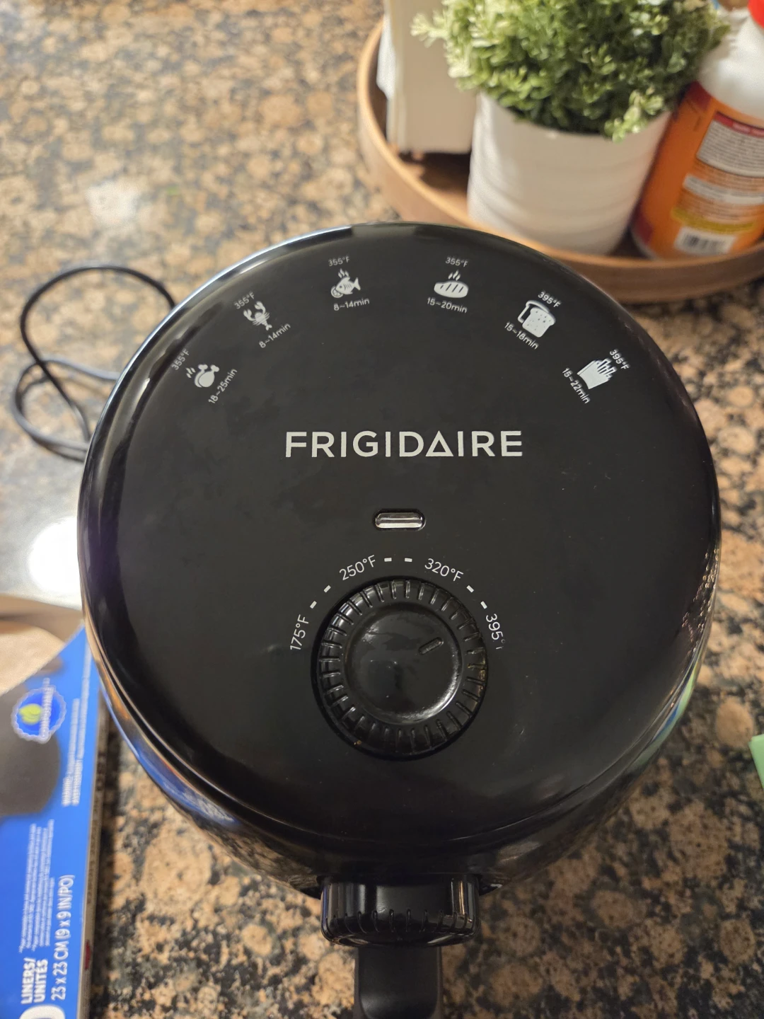 Frigidaire Air Fryer - photo 2