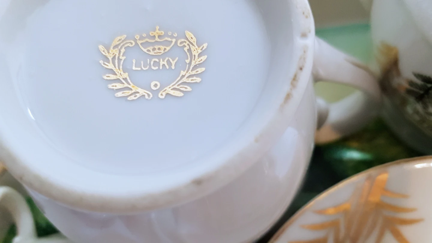 Lucky Tea Set - White with Gold Bamboo Design