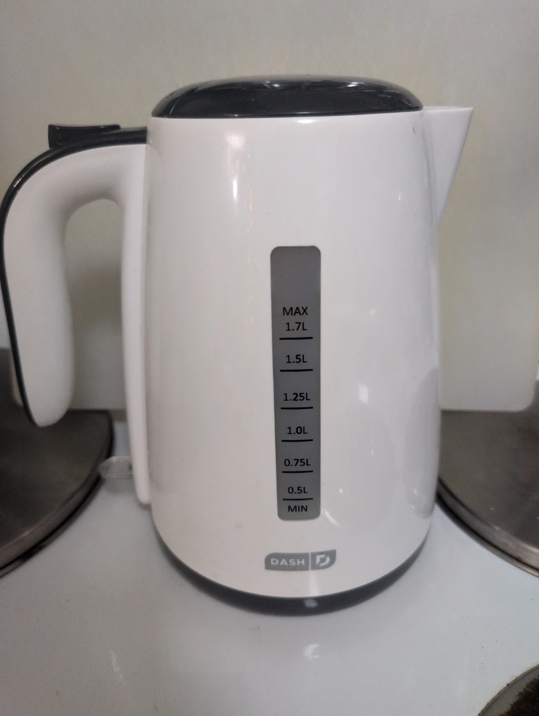 Dash Easy Kettle - 1.7 Liter Capacity - photo 2