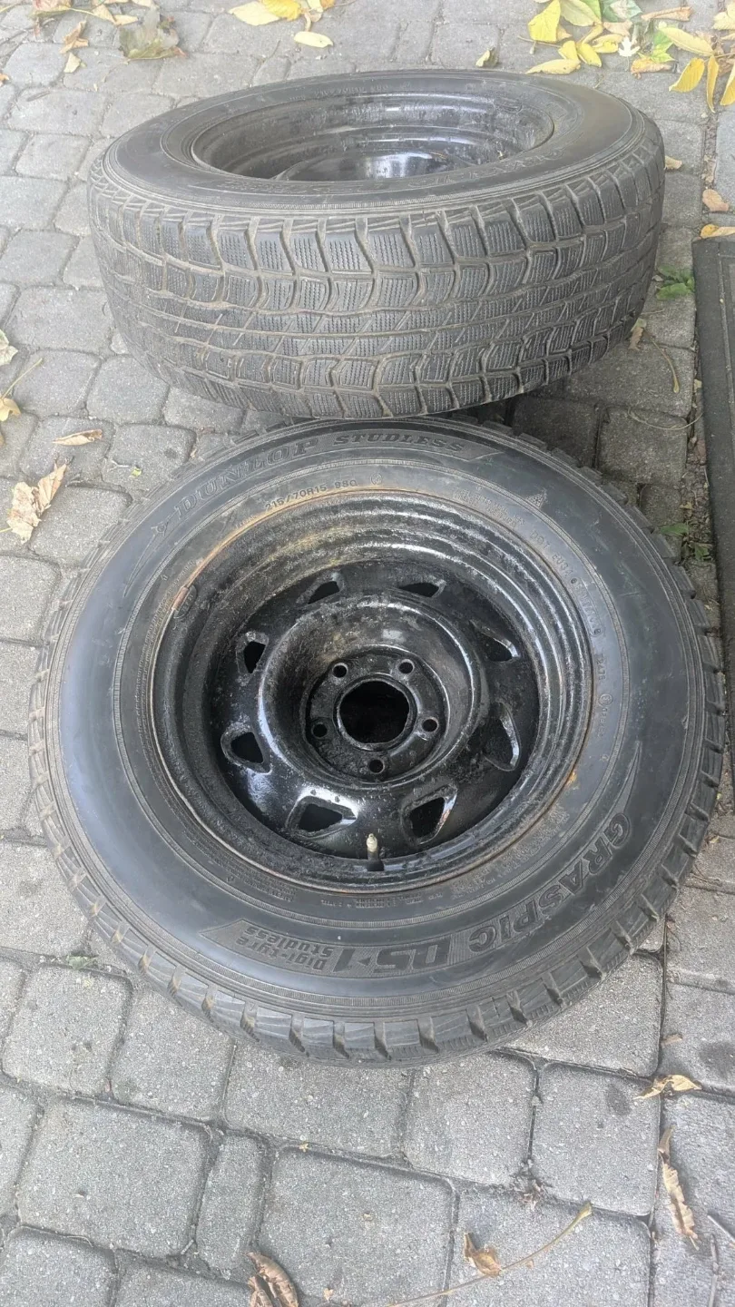 #Cleanout 2 Dunlop Studless Tires image indicator(3)