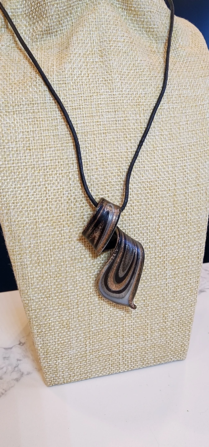 Abstract Pendant Necklace - photo 2