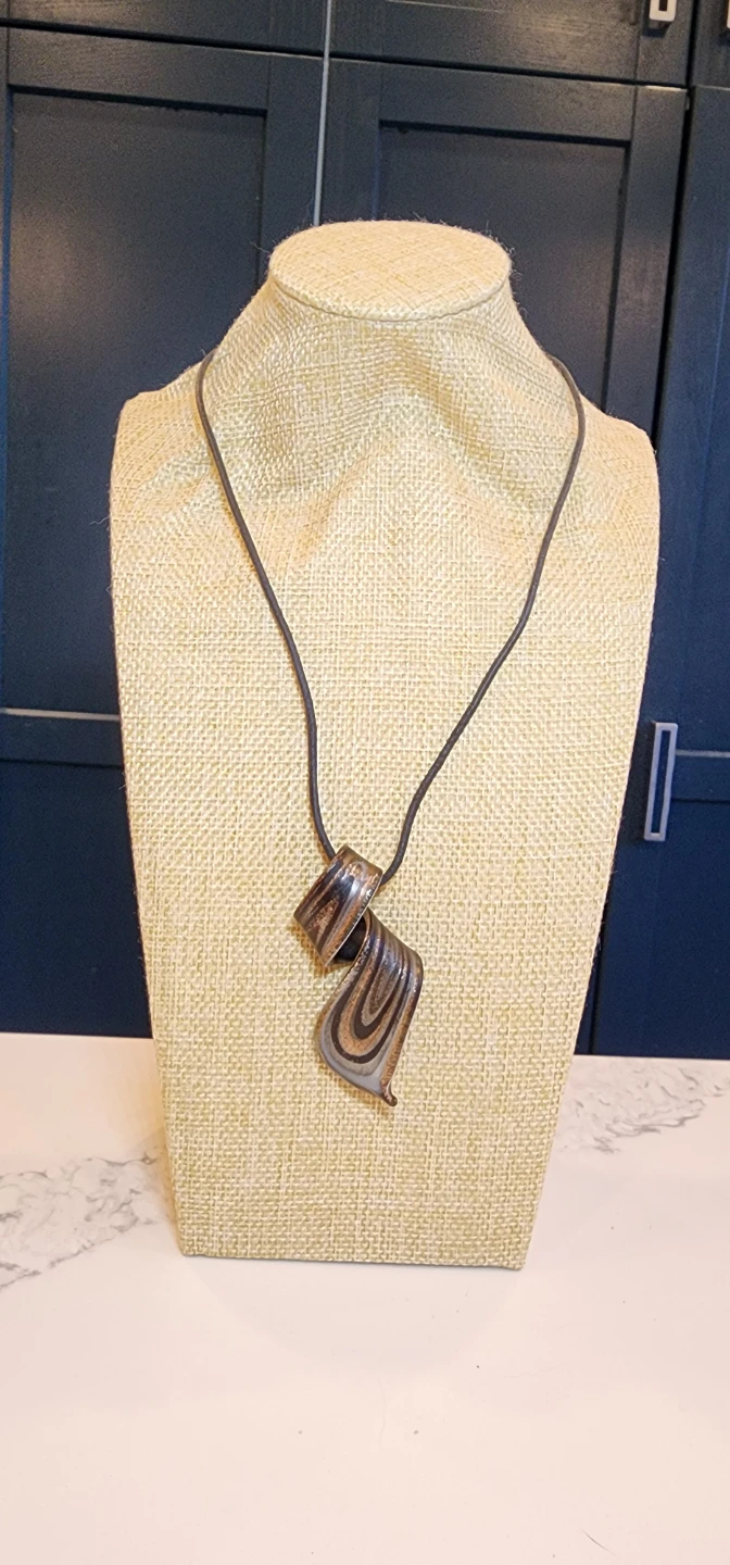 Abstract Pendant Necklace - photo 3