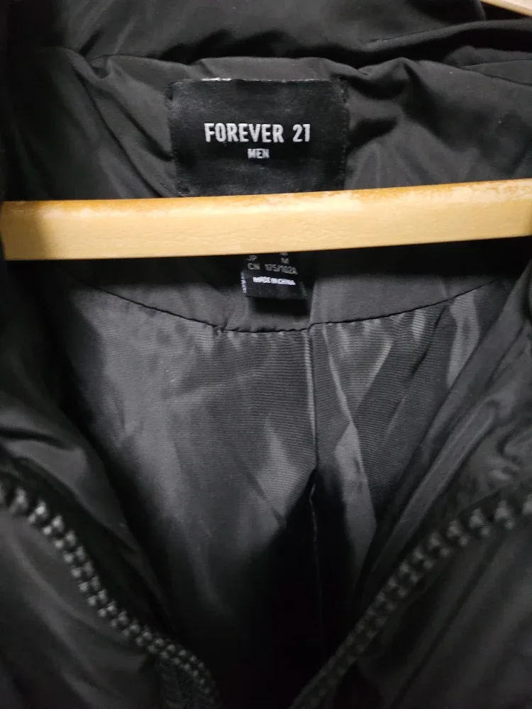 Forever 21 Men Black Puffer Jacket - Size M image indicator(2)