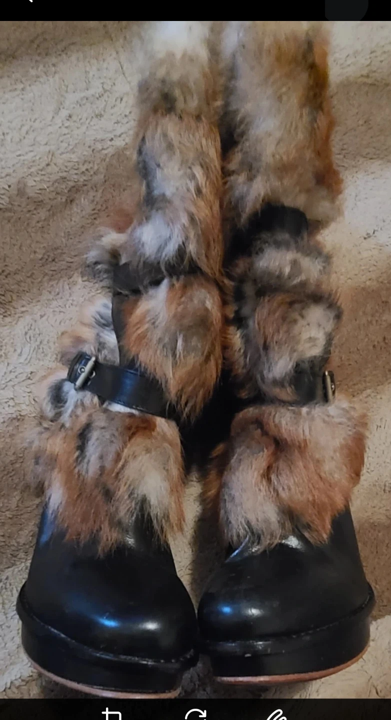 UGG Black Leather & Fur Heeled Boots #Cleanout - photo 3