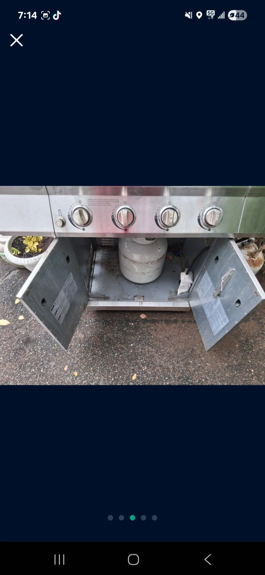 Nexgrill 5-Burner Gas BBQ Grill Comes with 1 propane tank! - photo 3