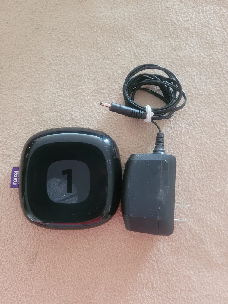 Roku 2710X Streaming Player with Adapter #clearout