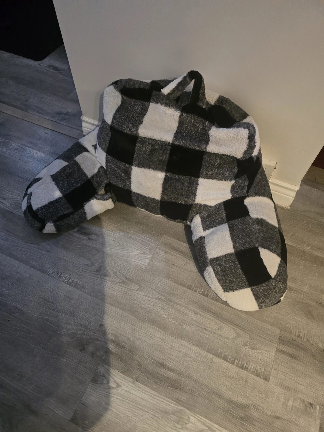 Black & White Plaid Bed Rest Pillow - photo 2