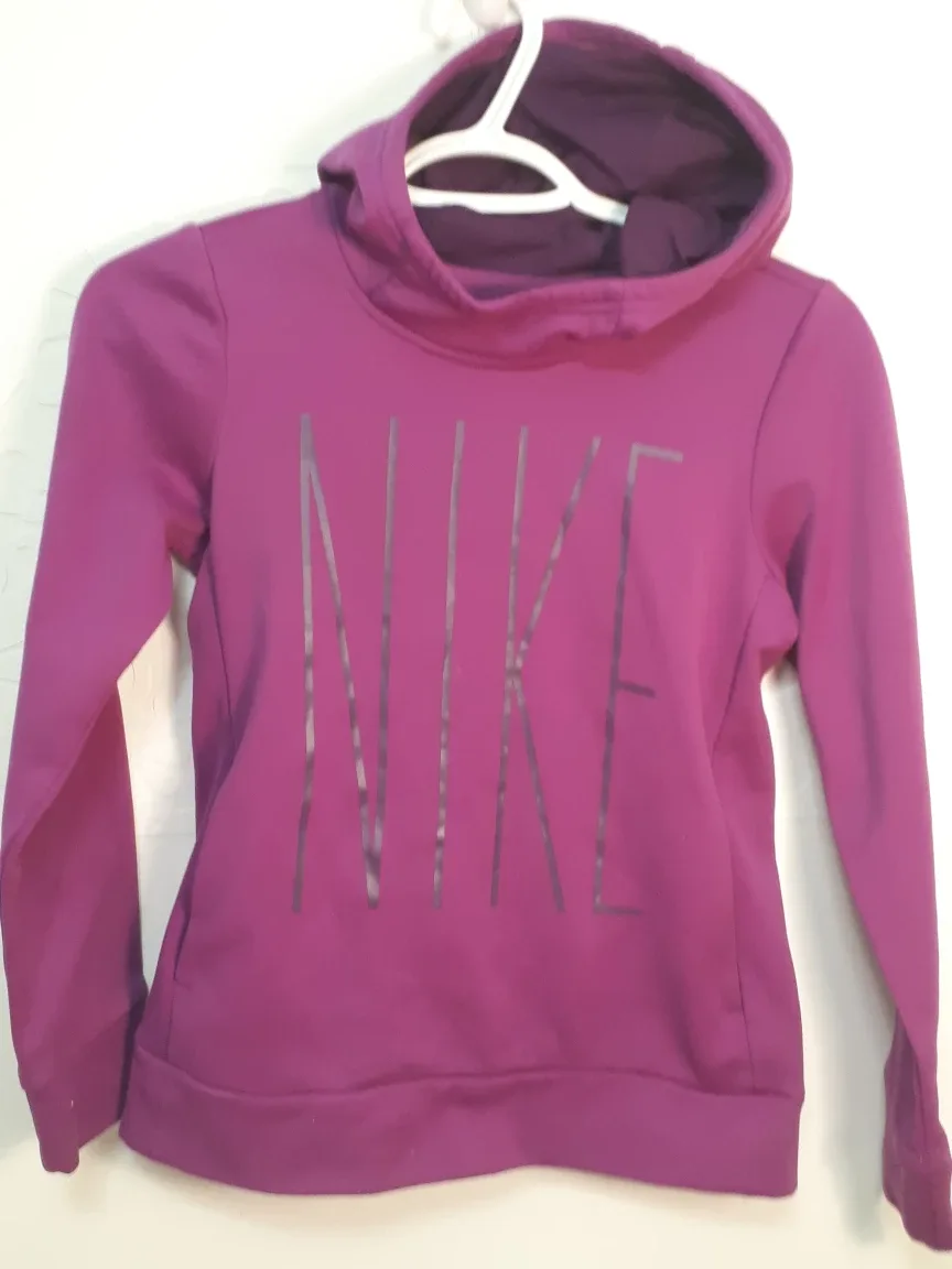 Nike Dri-FIT Hoodie - Size M (12)