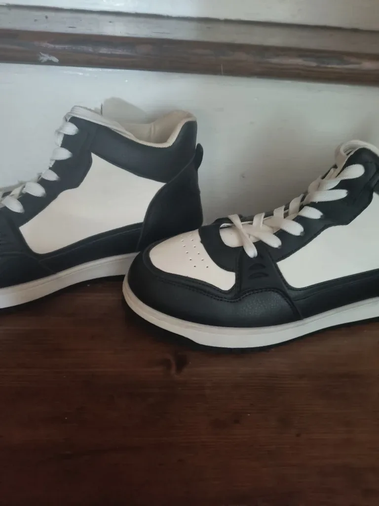 Black & White High-Top Sneakers #Cleanout