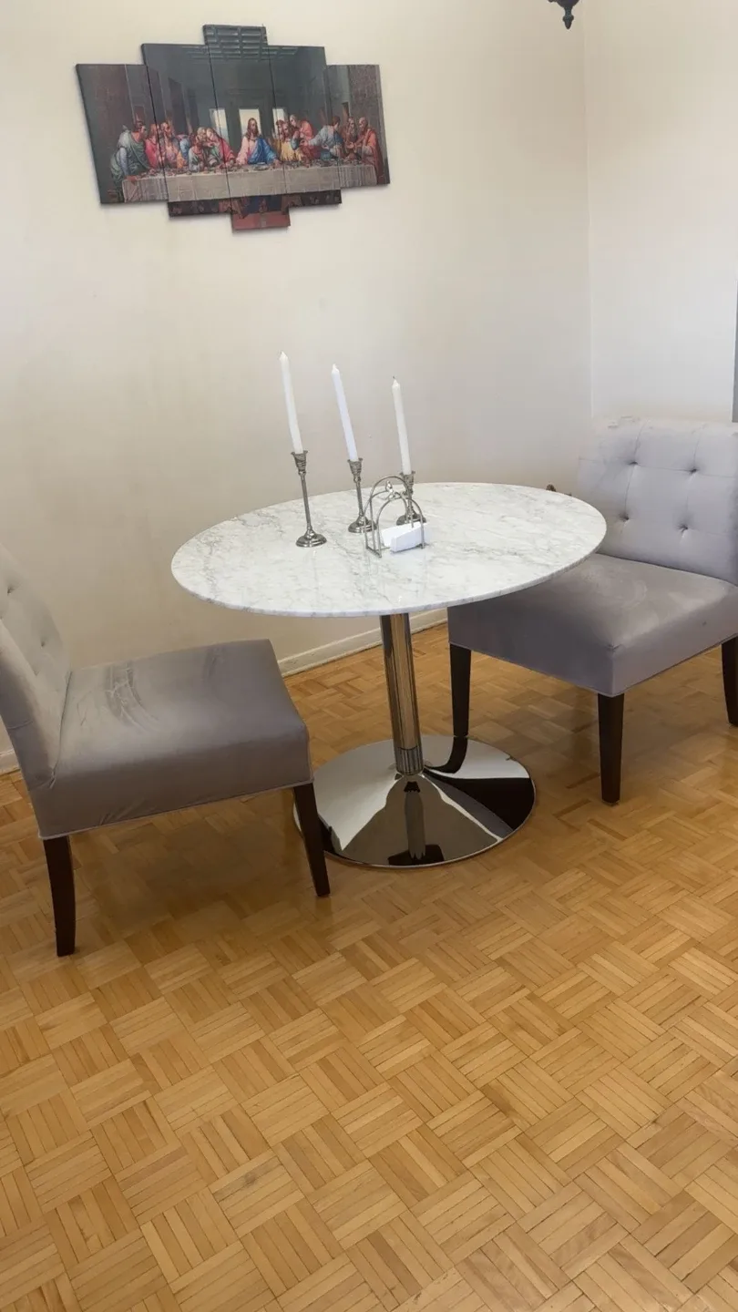 Dining table with two cheer