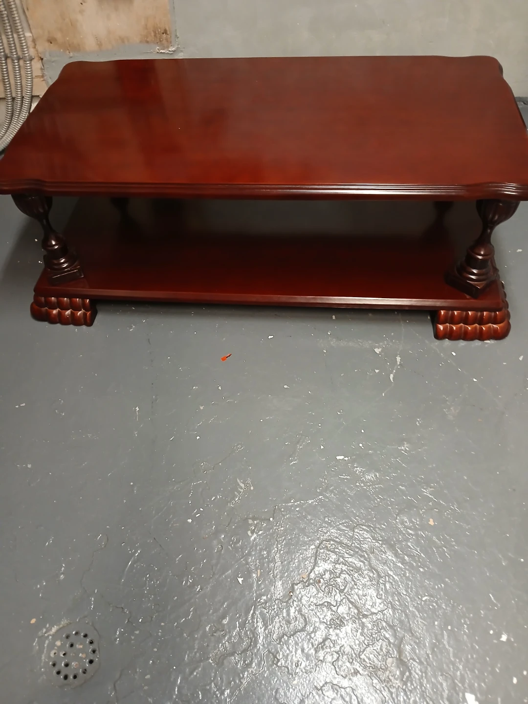 #cleanout Reddish Brown Wooden Coffee Table and 2 End Tables - photo 2